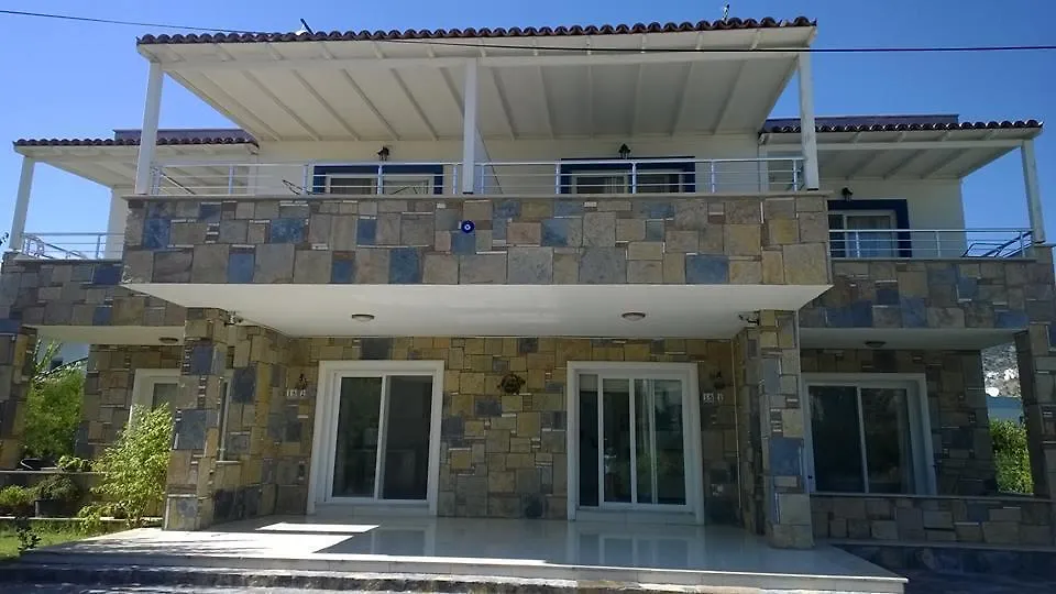 アパートホテル グンドーガン Ugur Apartアパートホテル